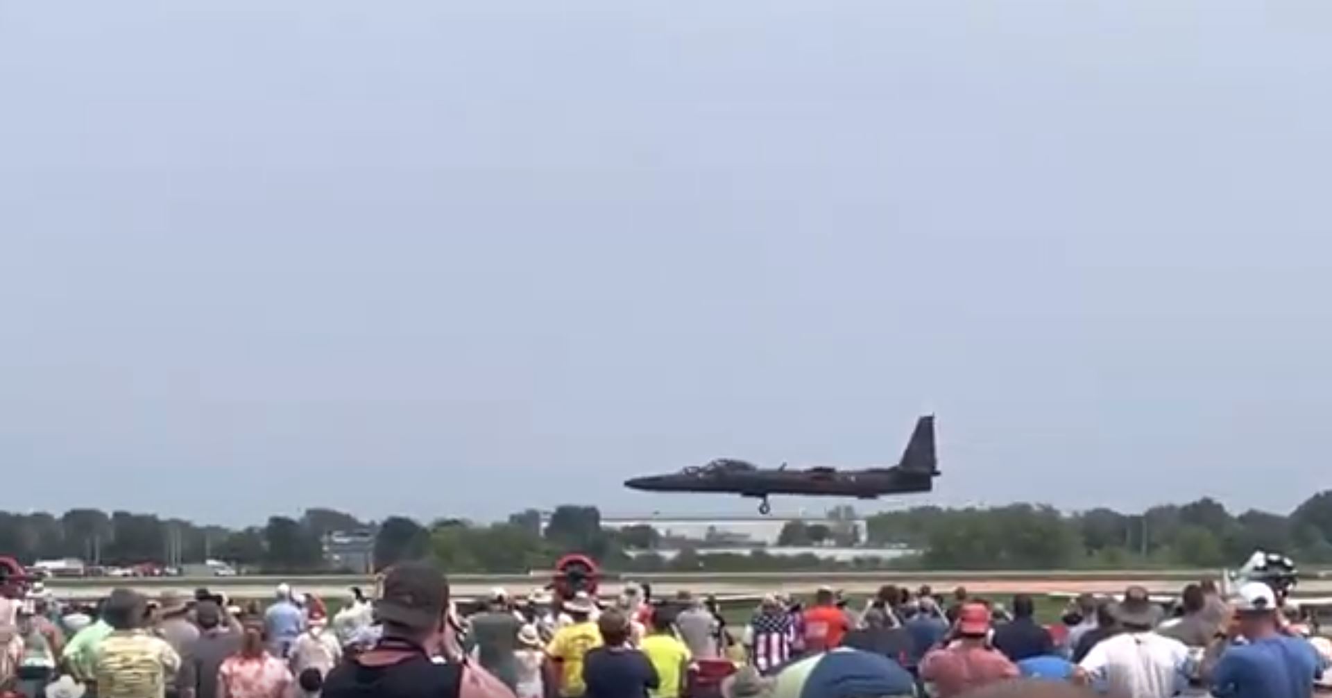 eaa airventure 2021 jet fly by